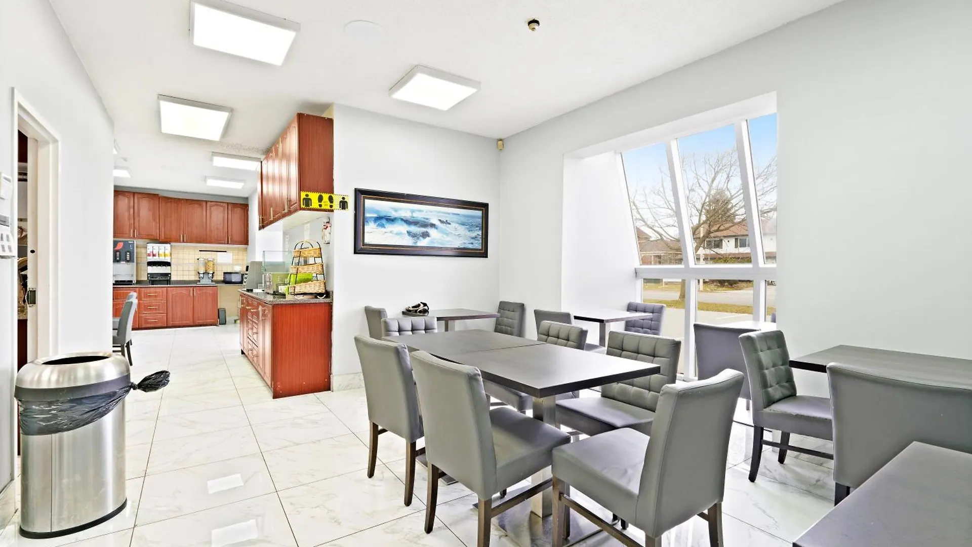 Niagara Lodge & Suites 2*, Ниагара-Фолс