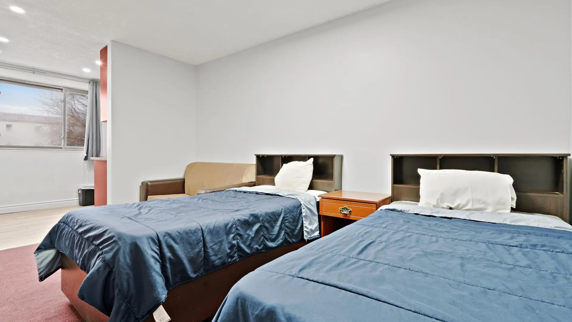 Niagara Lodge & Suites