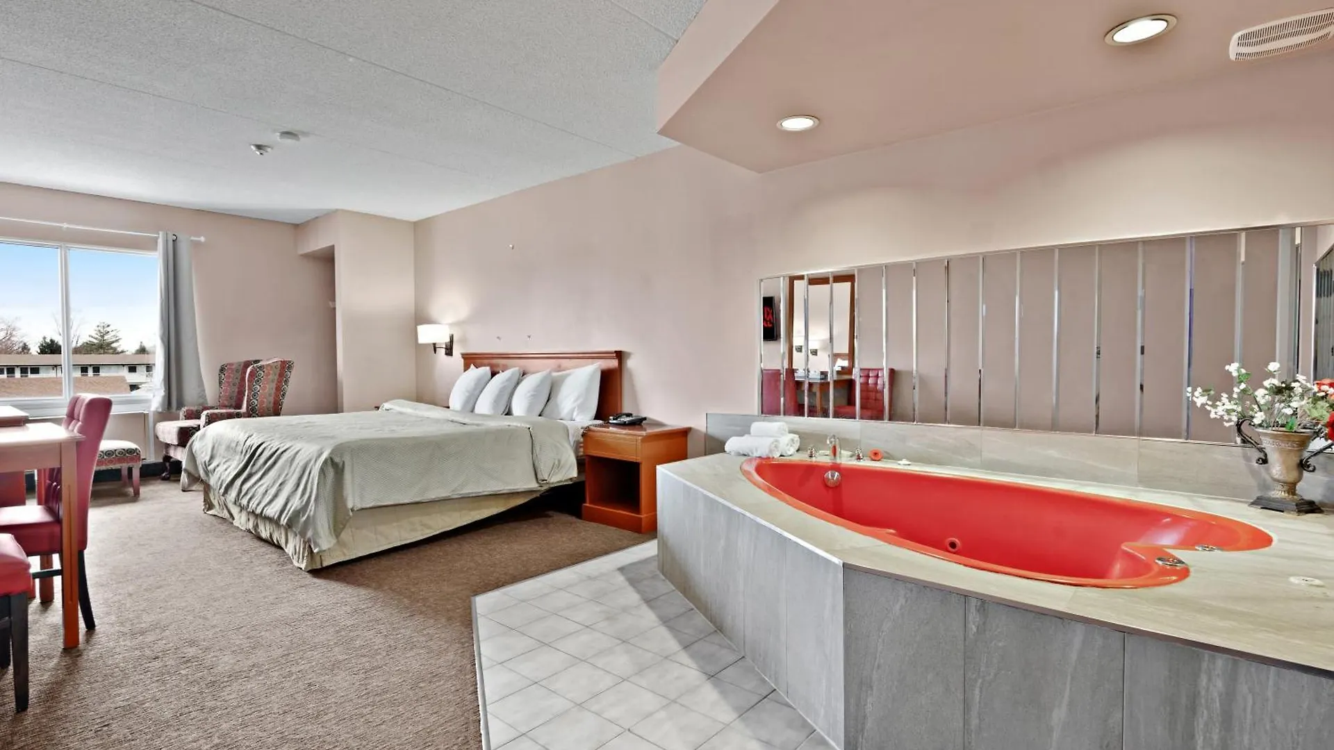 ** Hotel Niagara Lodge & Suites Canada