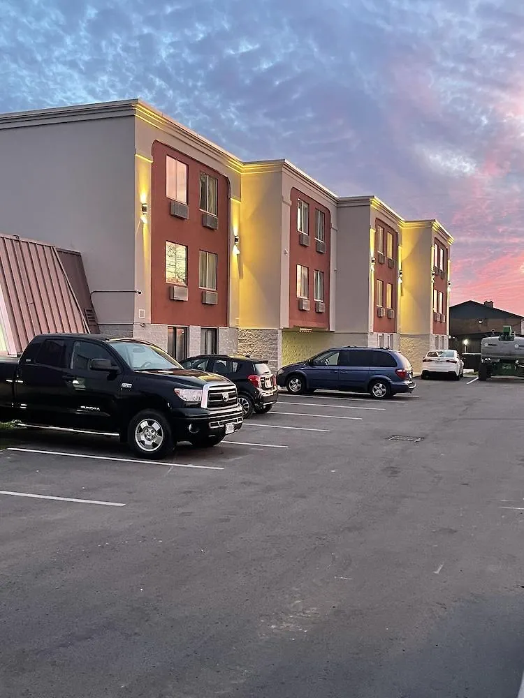 Hotel Niagara Lodge & Suites