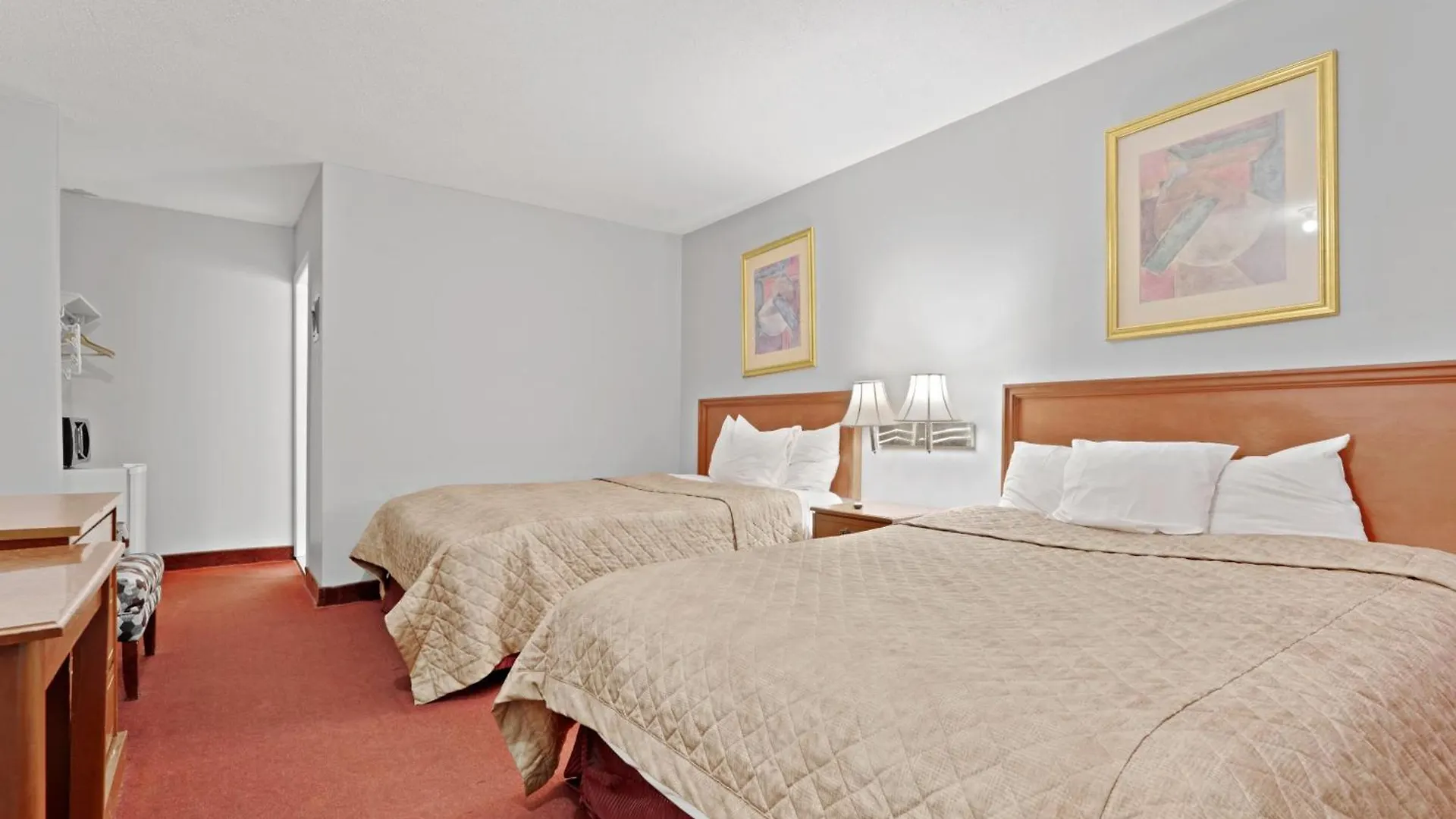 Hotel Niagara Lodge & Suites