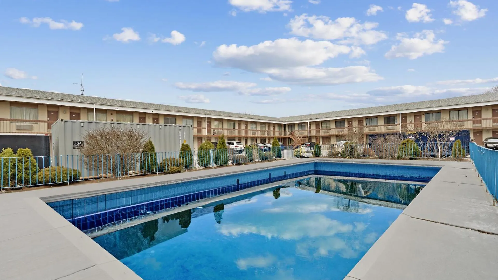 Hotel Niagara Lodge & Suites